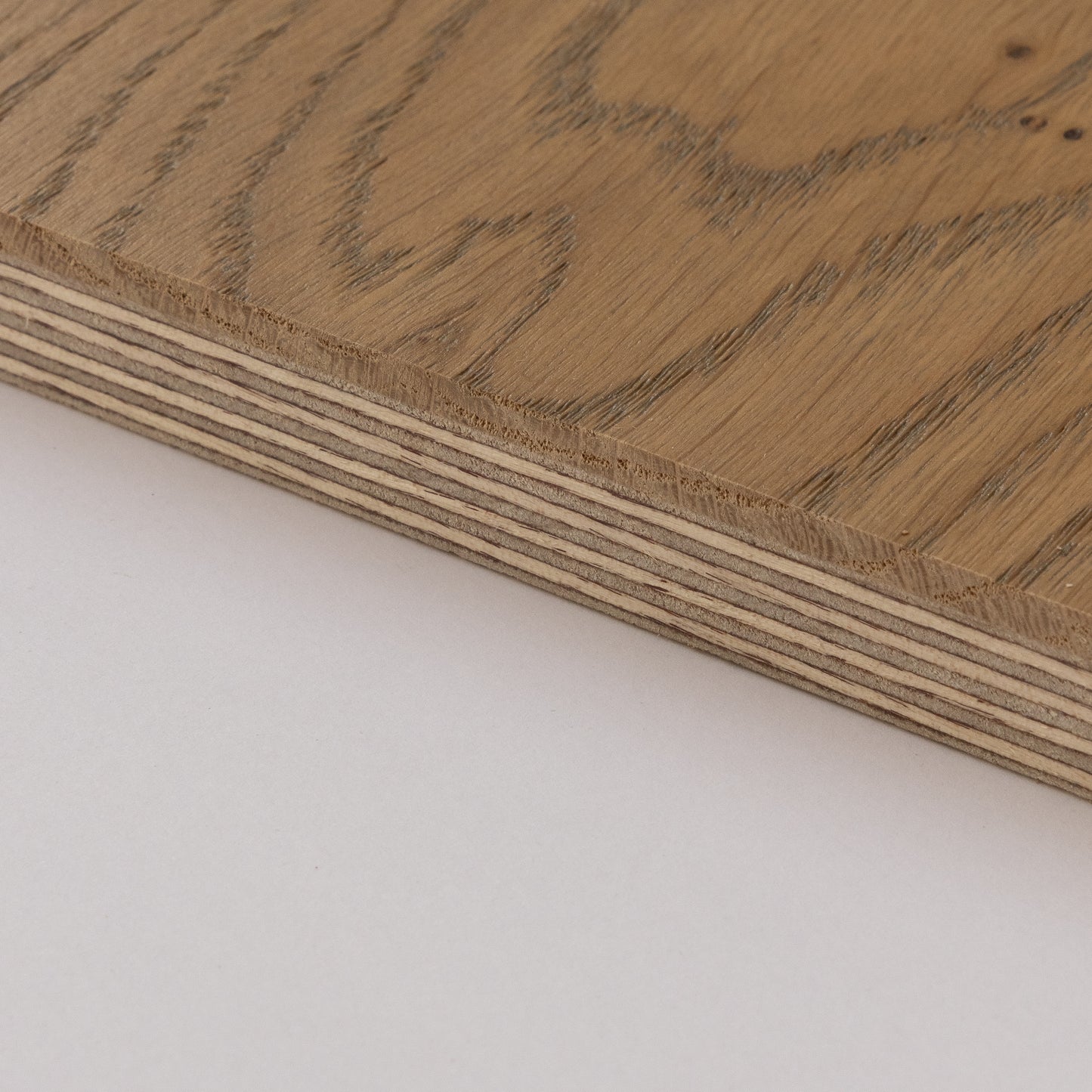 Kerrosrakenteinen tammiparketti