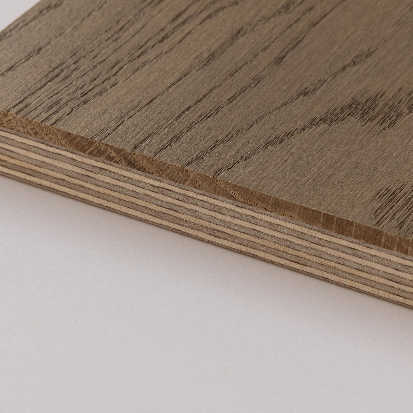 Kerrosrakenteinen tammiparketti