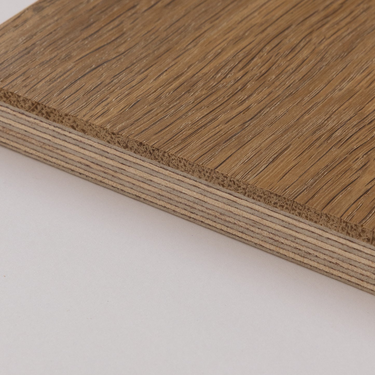 Kerrosrakenteinen tammiparketti