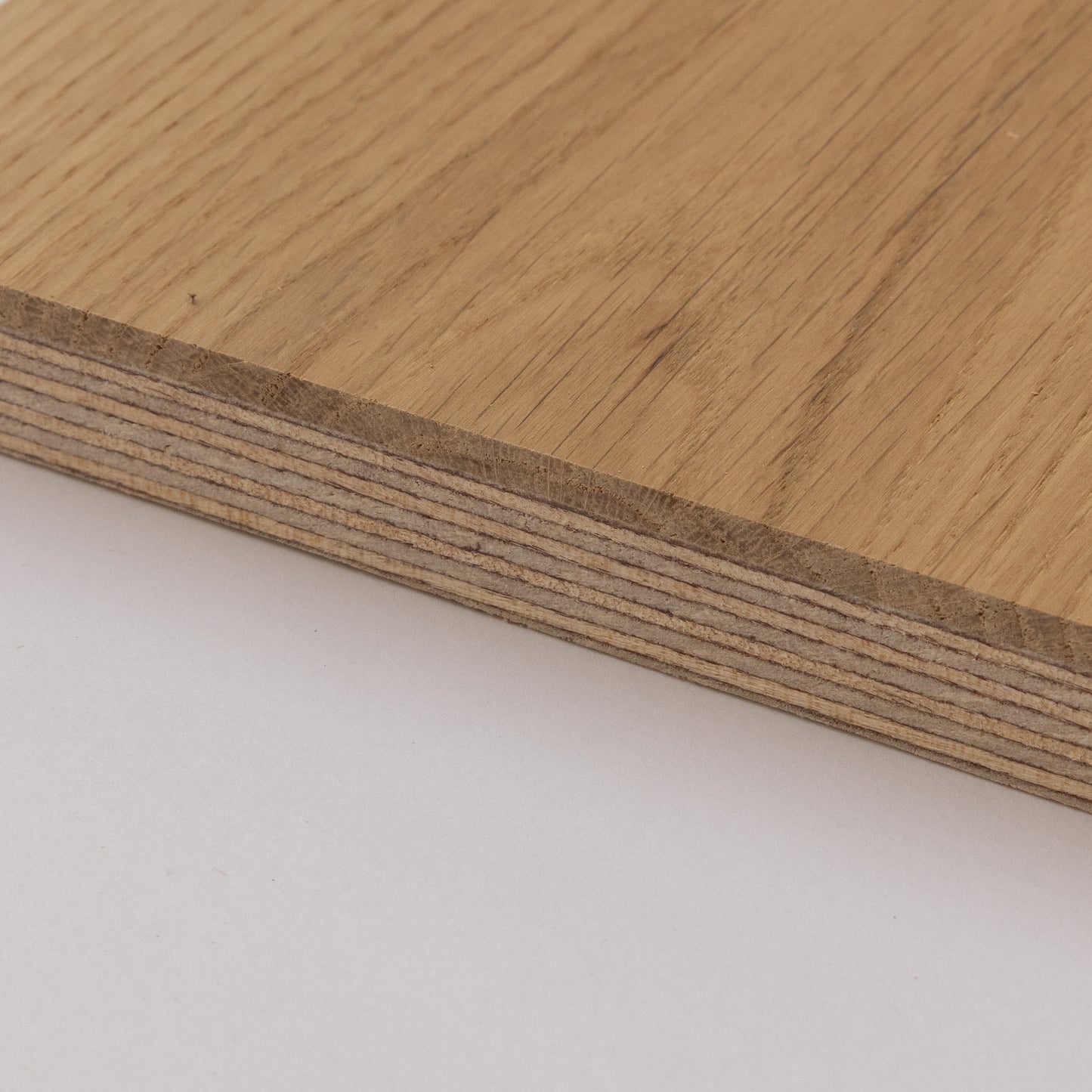 Kerrosrakenteinen tammiparketti