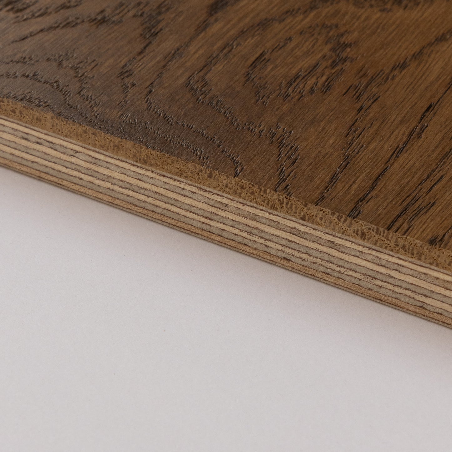 Kerrosrakenteinen tammiparketti