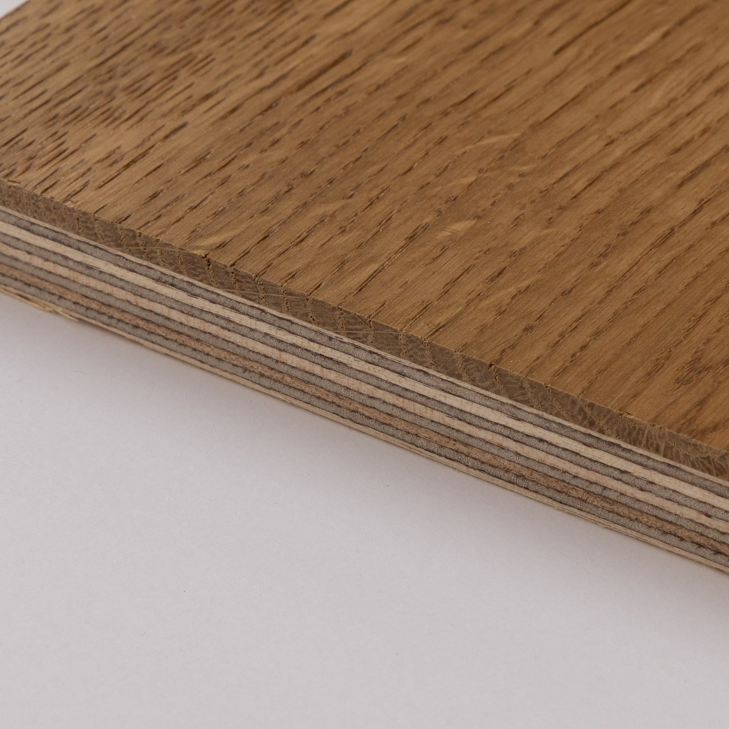 Kerrosrakenteinen tammiparketti